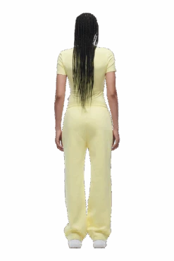 WMNS T-SHIRT BUTTERCREAM(Wmns T Shirt Buttercream) -6pm Season 6pm png 0030 2025 07 14 6PM ECOM LOOK 23 0631